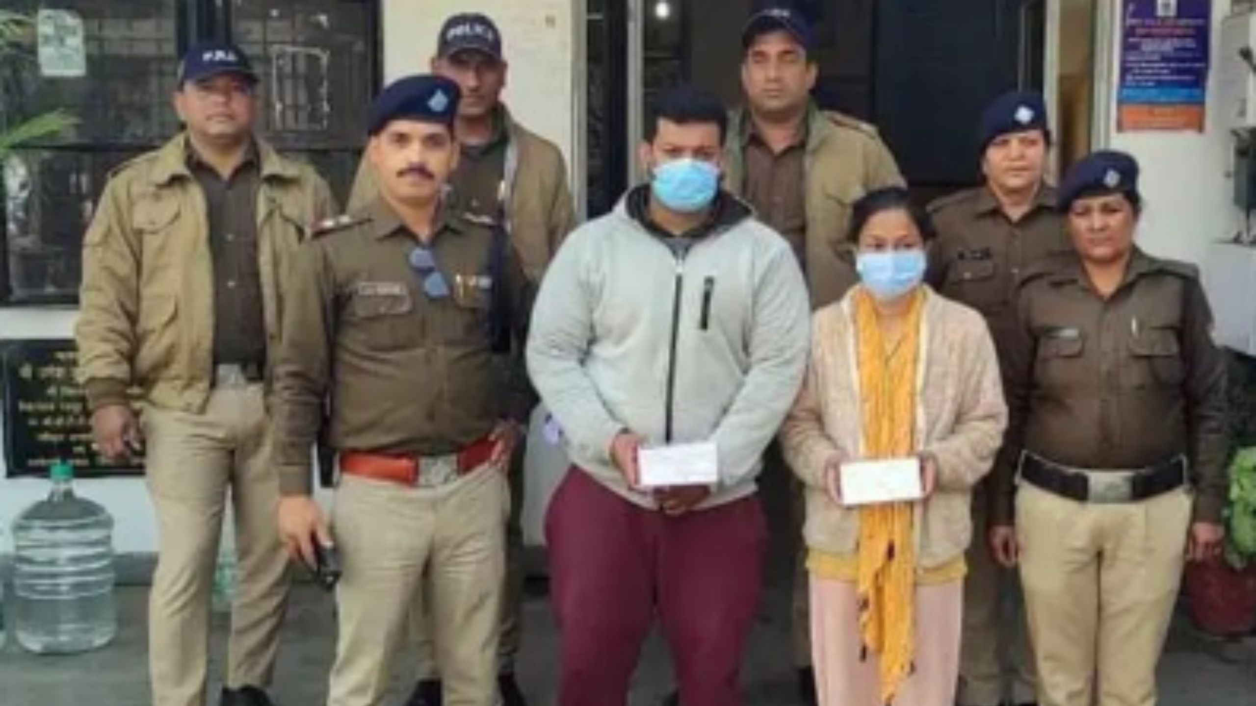 अवैध रूप से रह रहे बांग्लादेशी युवक और महिला गिरफ्तार