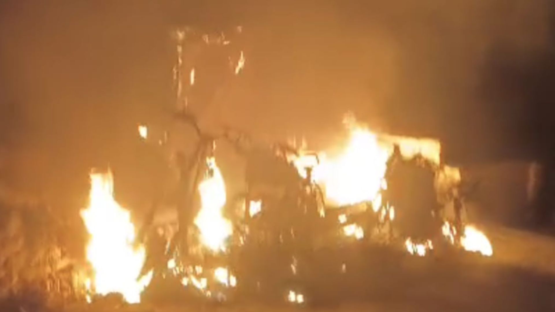 बीडी पांडे अस्पताल गोदाम में भीषण आग