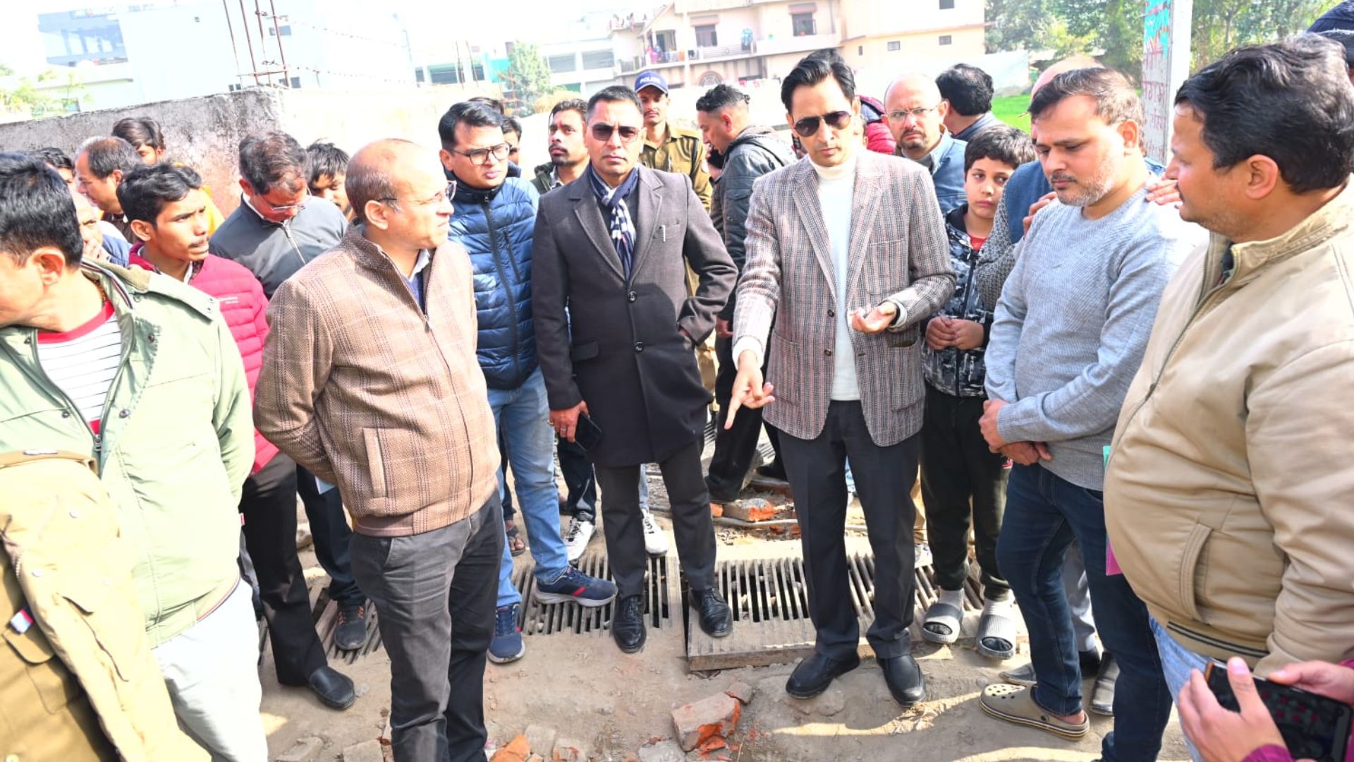 आयुक्त दीपक रावत का सख्त एक्शन