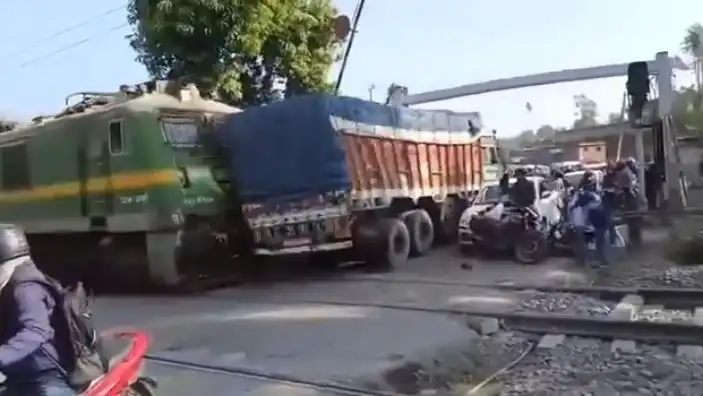 टकराई गोंडा–आसनसोल पैसेंजर ट्रेन