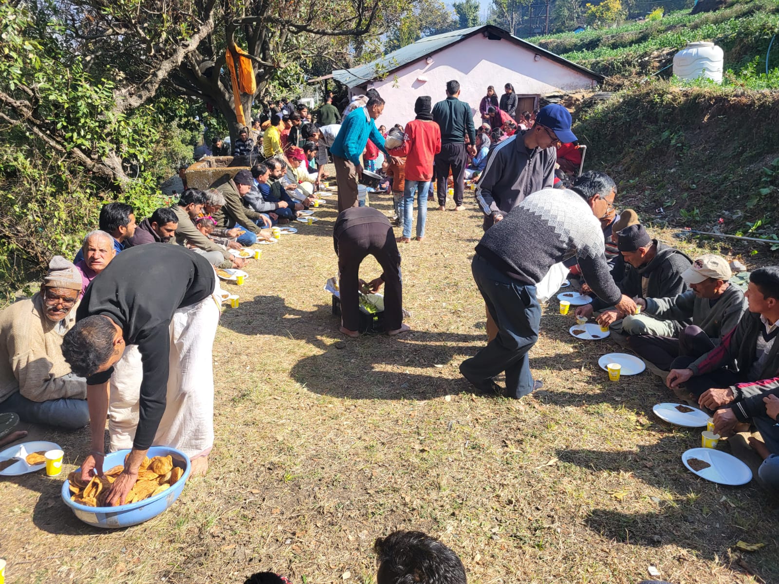 ग्राम पंचायत जंगलिया गांव में विशाल भंडारे का आयोजन