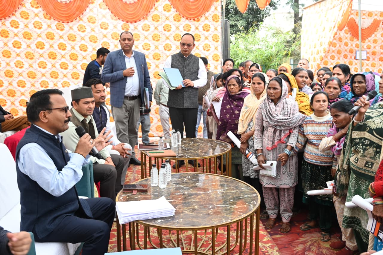 लालकुआं में बहुउद्देशीय शिविर