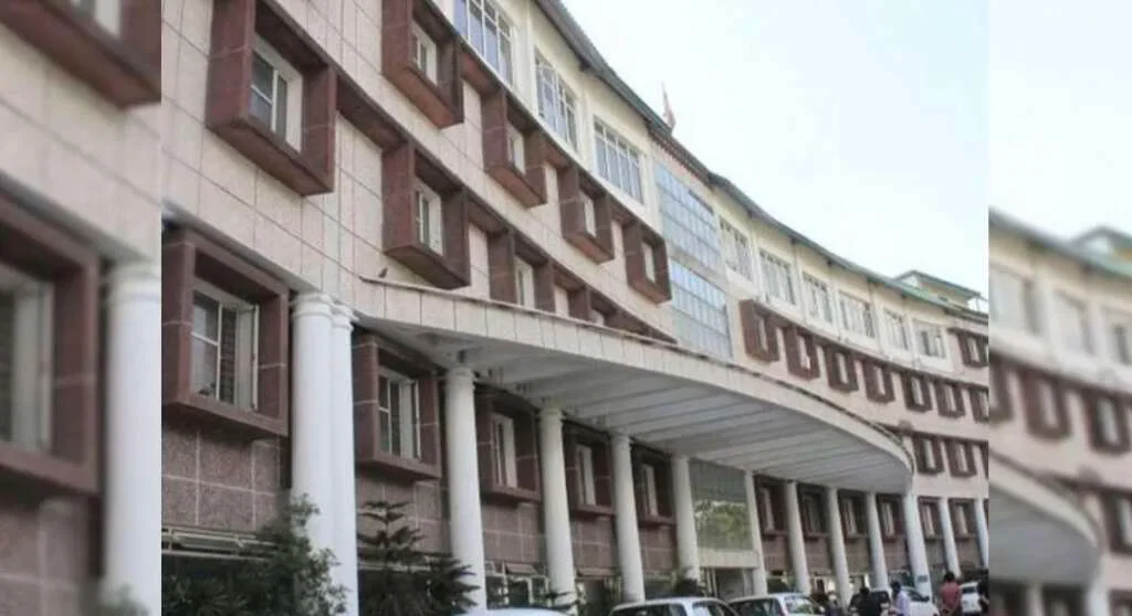 सीधा केस, ब्लैकलिस्टिंग और एंट्री बैन