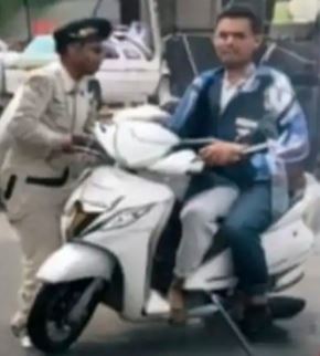 चोरी की स्कूटी