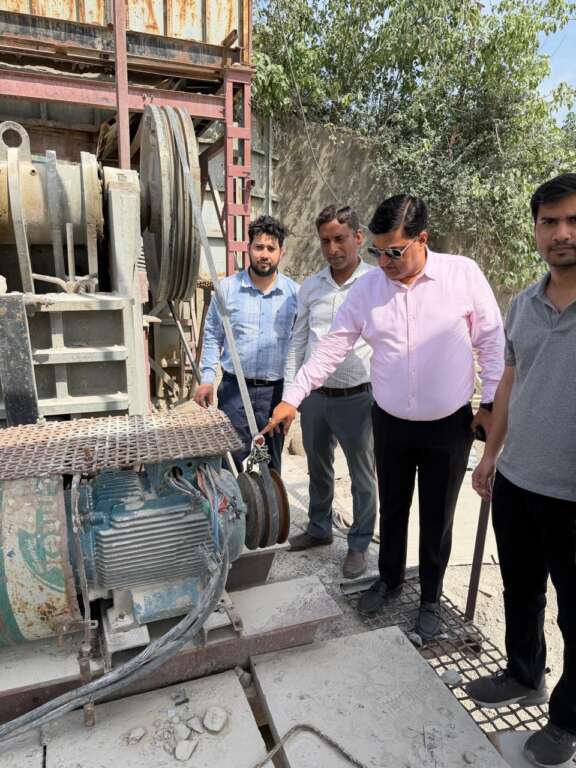 स्टोन क्रेशर सीज