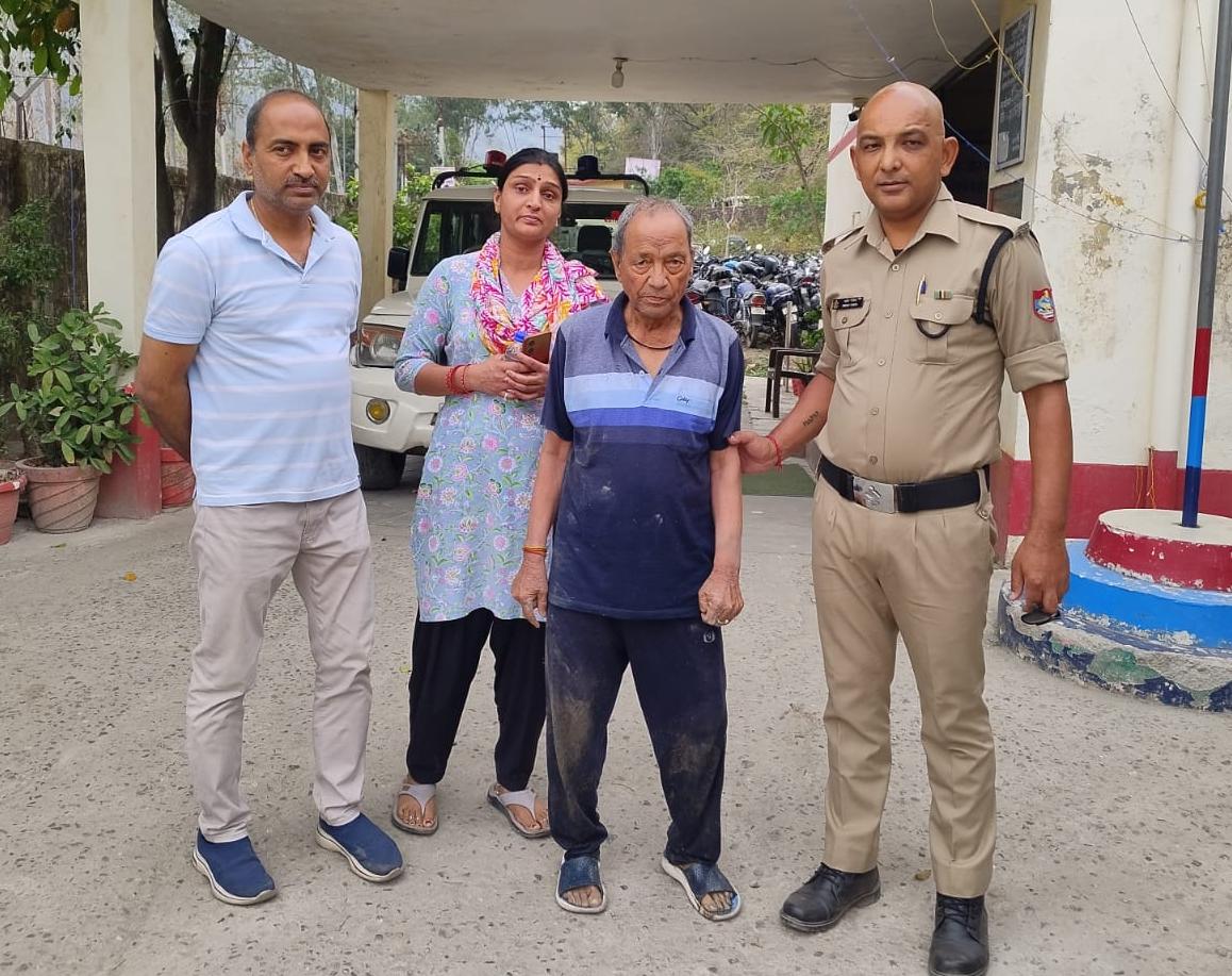 गौला बैराज में कूदे बुजुर्ग