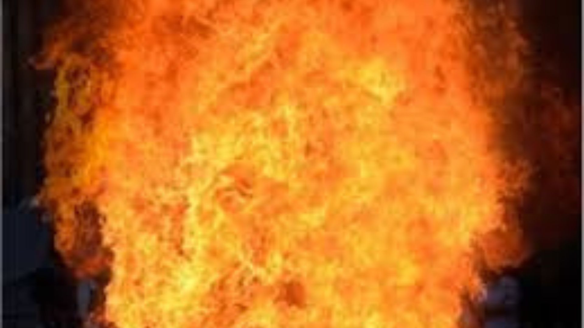 घर में भीषण आग