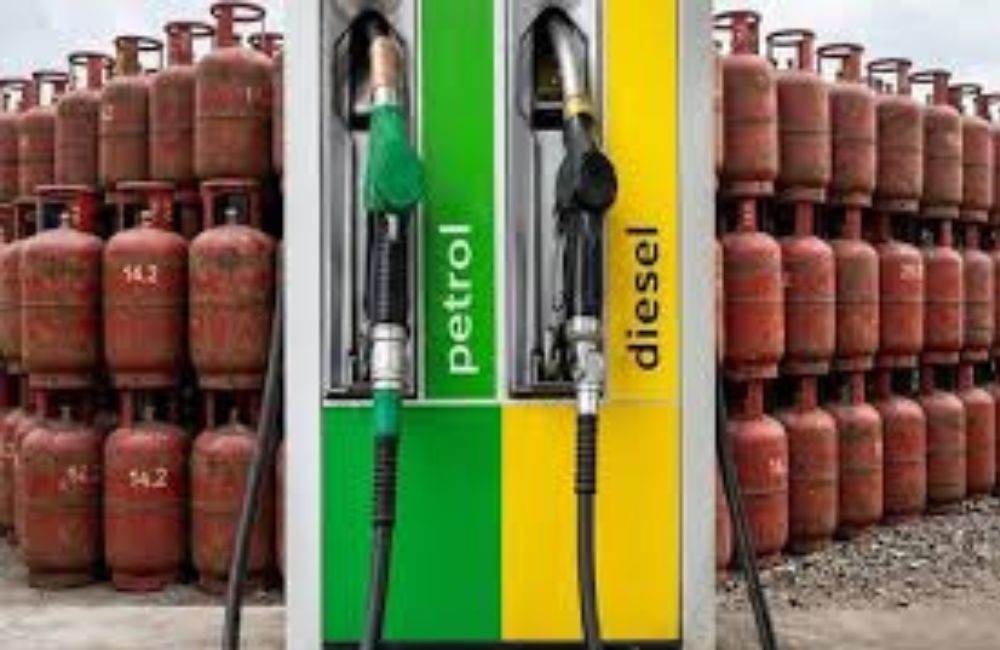 पेट्रोल-डीजल की आपूर्ति सामान्य