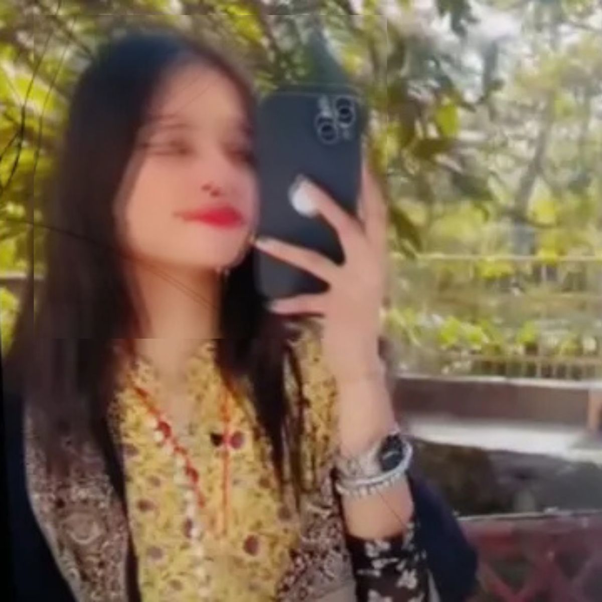 संदिग्ध परिस्थितियों में युवती ने की आत्महत्या