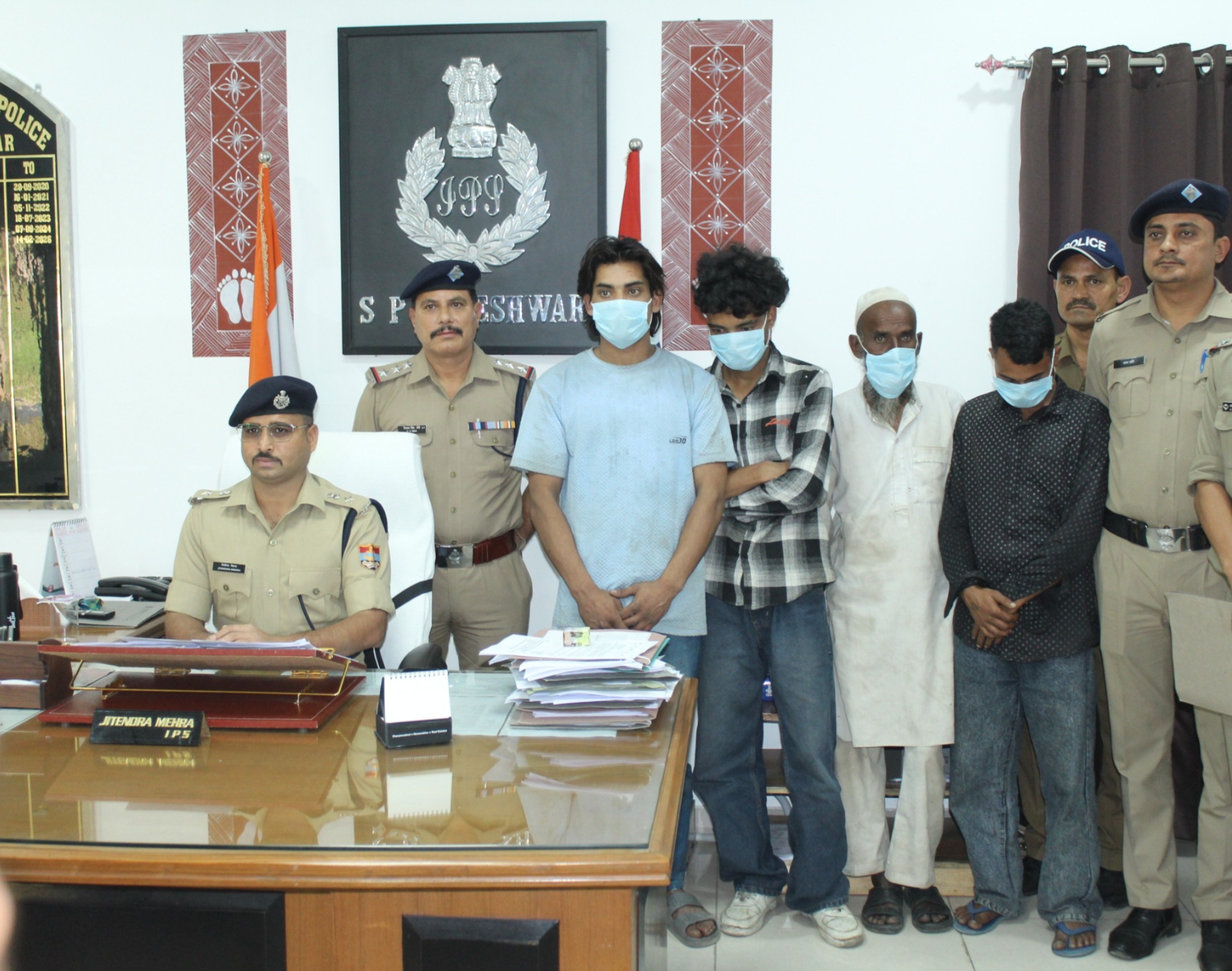 baijnath-kotwali-police-arrest-cable-thieves-bageshwar-2026