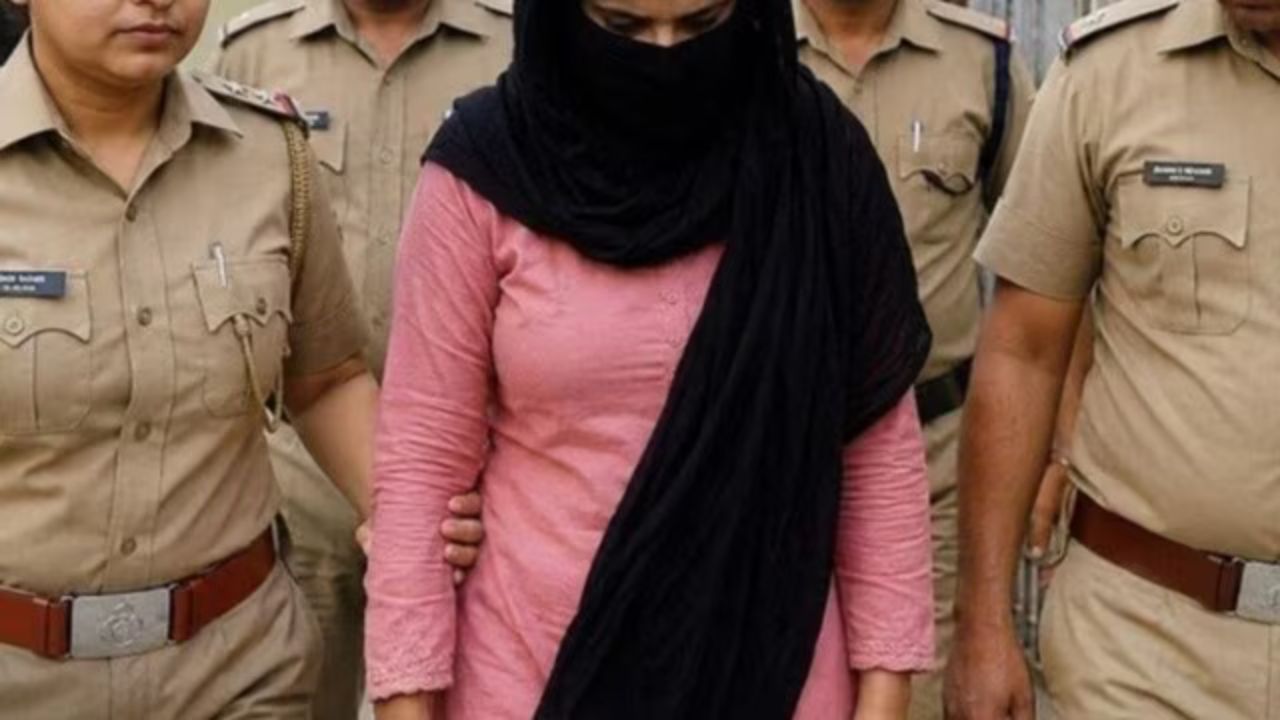 haridwar-roorkee-teacher-arrested-pakistan-transaction-case-2026