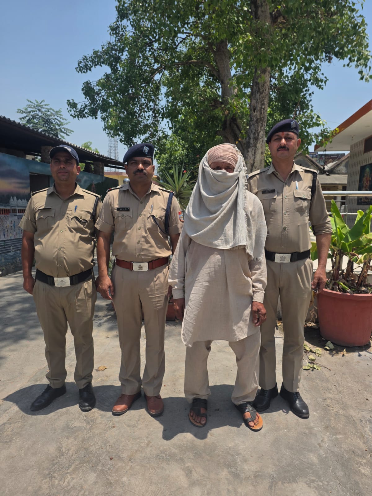 जसपुर पुलिस द्वारा बुजुर्ग महिला से दुष्कर्म के आरोपी कक्का सिंह की गिरफ्तारी