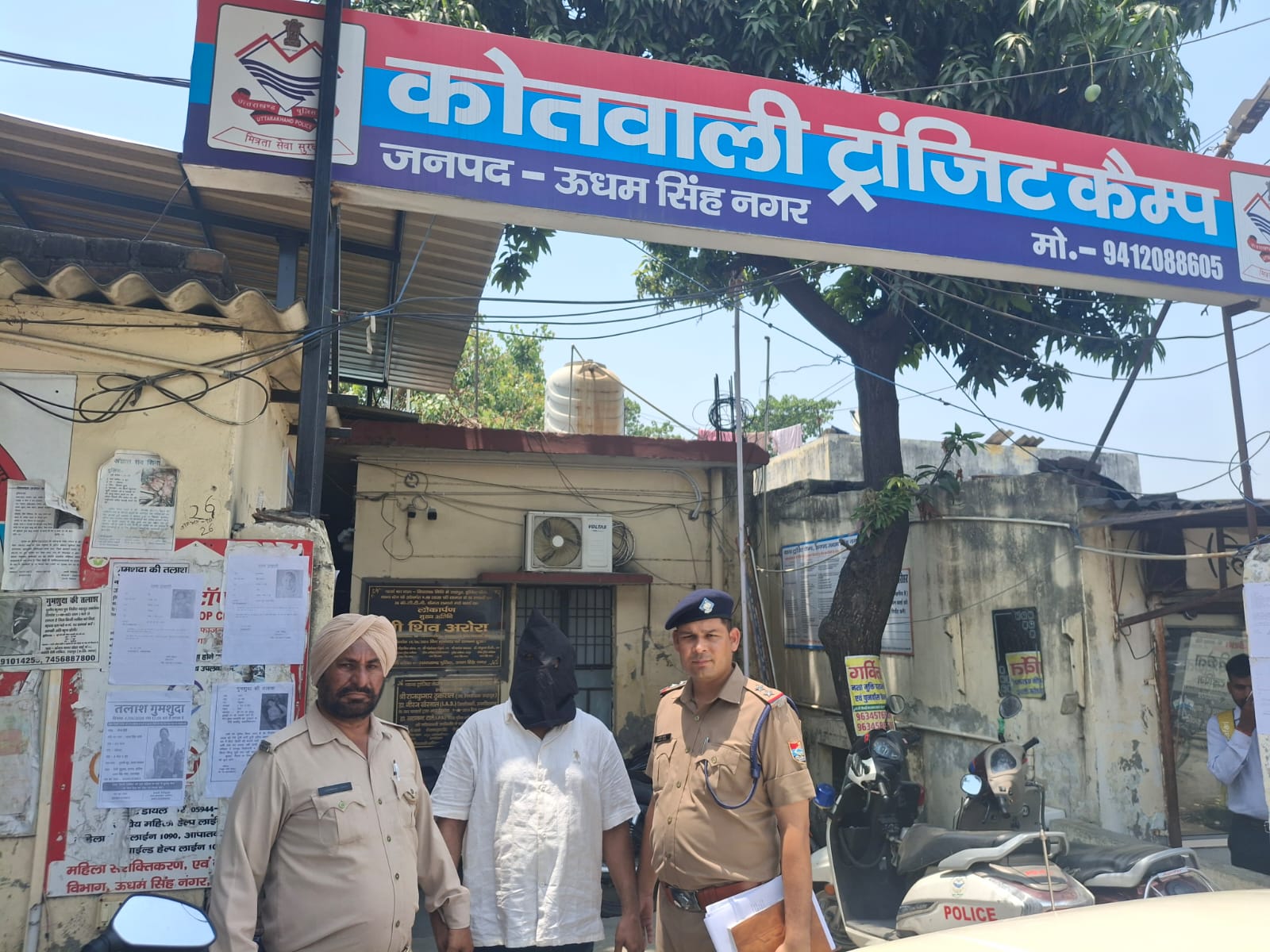 रुद्रपुर में IPL सट्टा खिलाते हुए दिल्ली का बुकी गिरफ्तार, सामान बरामद