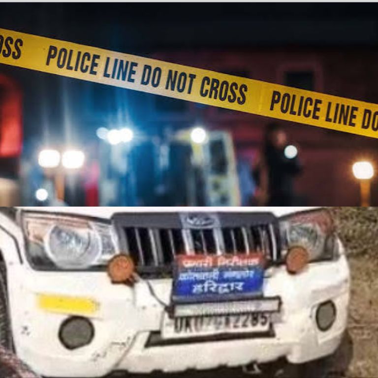 रुड़की के मंगलौर में ईंट भट्ठे के पीछे दोस्त की हत्या के बाद जांच करती उत्तराखंड पुलिस