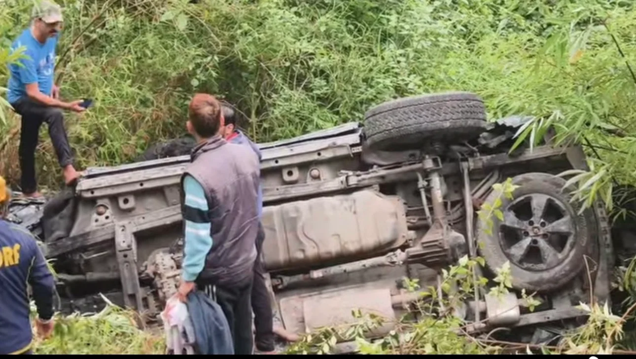 SDRF And Nainital Police Rescuing Injured Tourists From 300 Feet Deep Gorge In Khurpatal