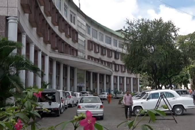 देहरादून सचिवालय में महिला अधिकारी से कथित अभद्रता और UPNL कर्मचारी से जुड़े विवाद का सांकेतिक चित्र